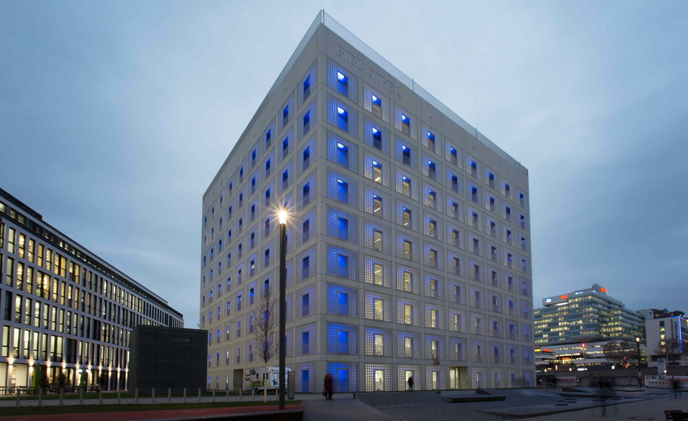 Library, Stuttgart, Stadtbibliothek, futuristisch, modern, Aussenansicht 1