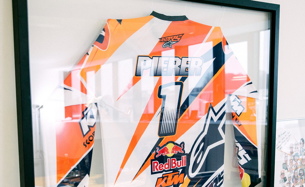 Bild: KTM, Trikot, Stefan Pierer, Redbull, Mattighofen